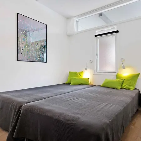Cozy Furnished Holiday - With Views To The Sea פאבורג