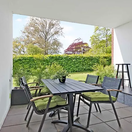 Cozy Furnished Holiday - With Views To The Sea *