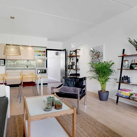 Cozy Furnished Holiday - With Views To The Sea Daire